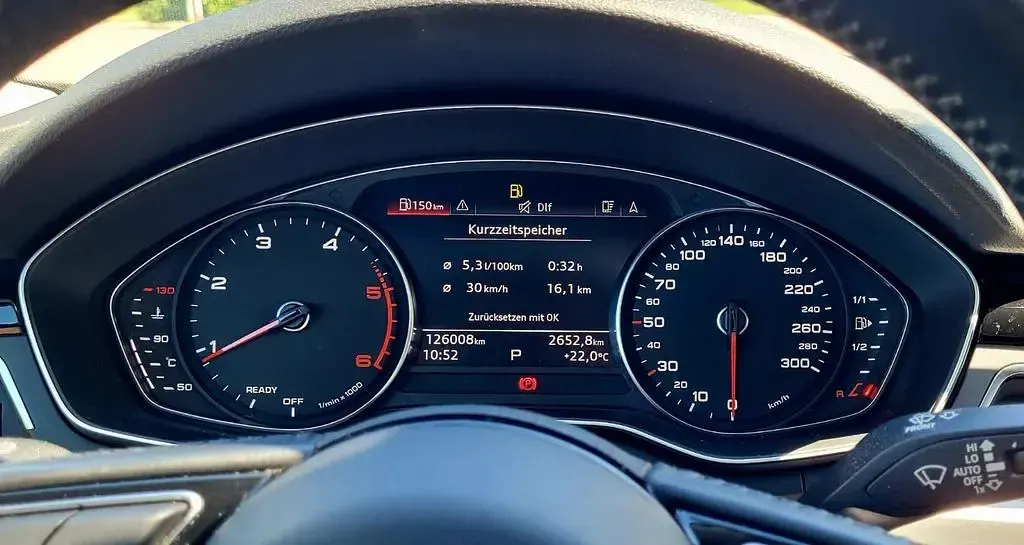 Gebraucht Audi A4 Advanced 163 PS (119 kW) 2019 Schwarz Kombi