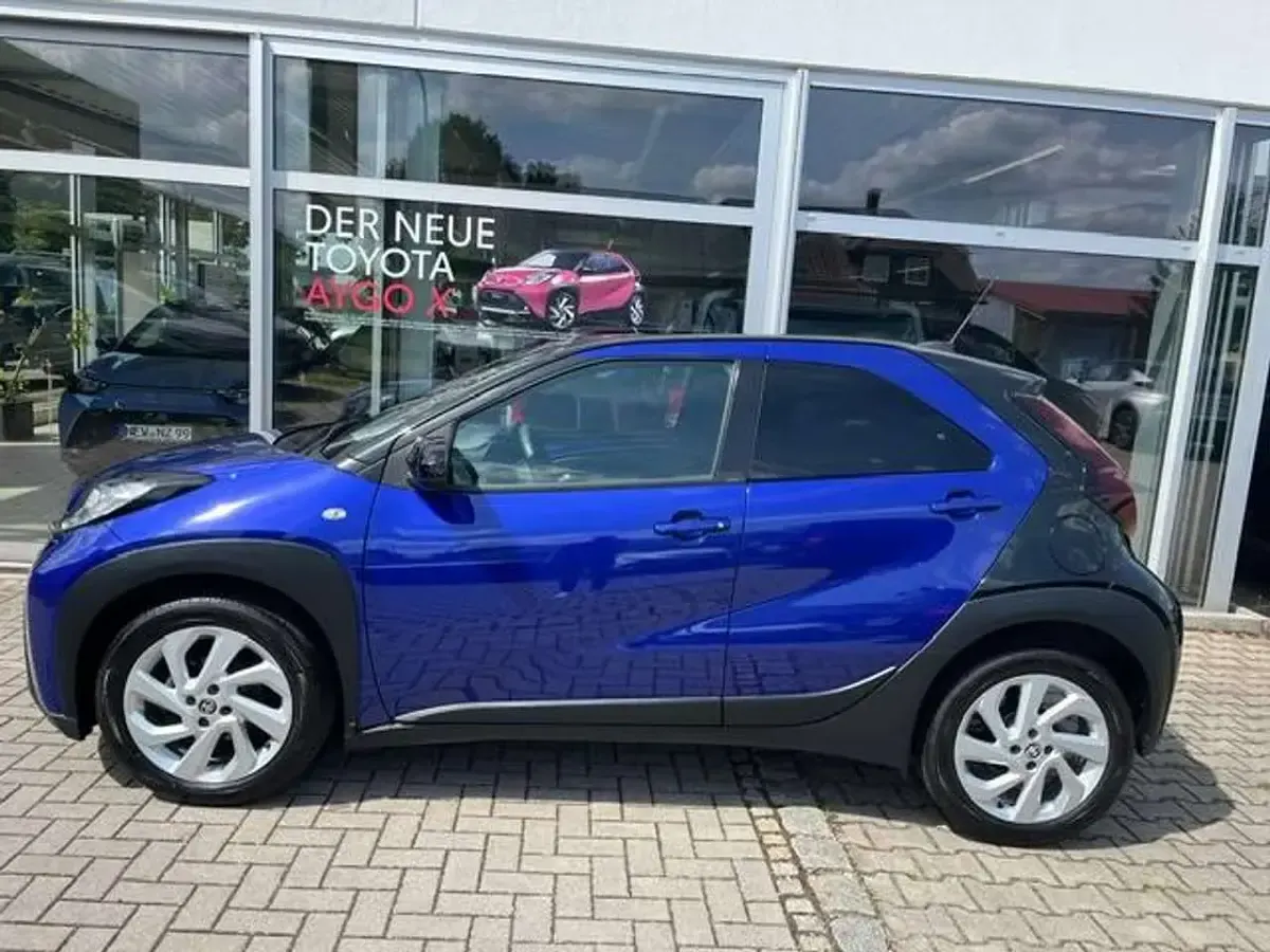 Gebraucht Toyota Aygo X Pulse 72 PS (52 kW) 2022 Juniper blue met. SUV