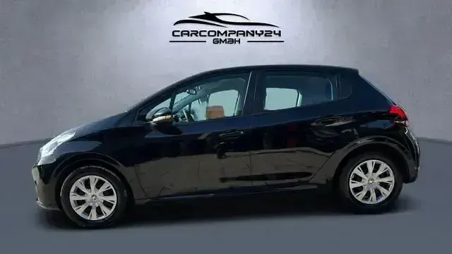 Gebraucht Peugeot 208 82 PS (60 kW) 2017 Schwarz Kleinwagen