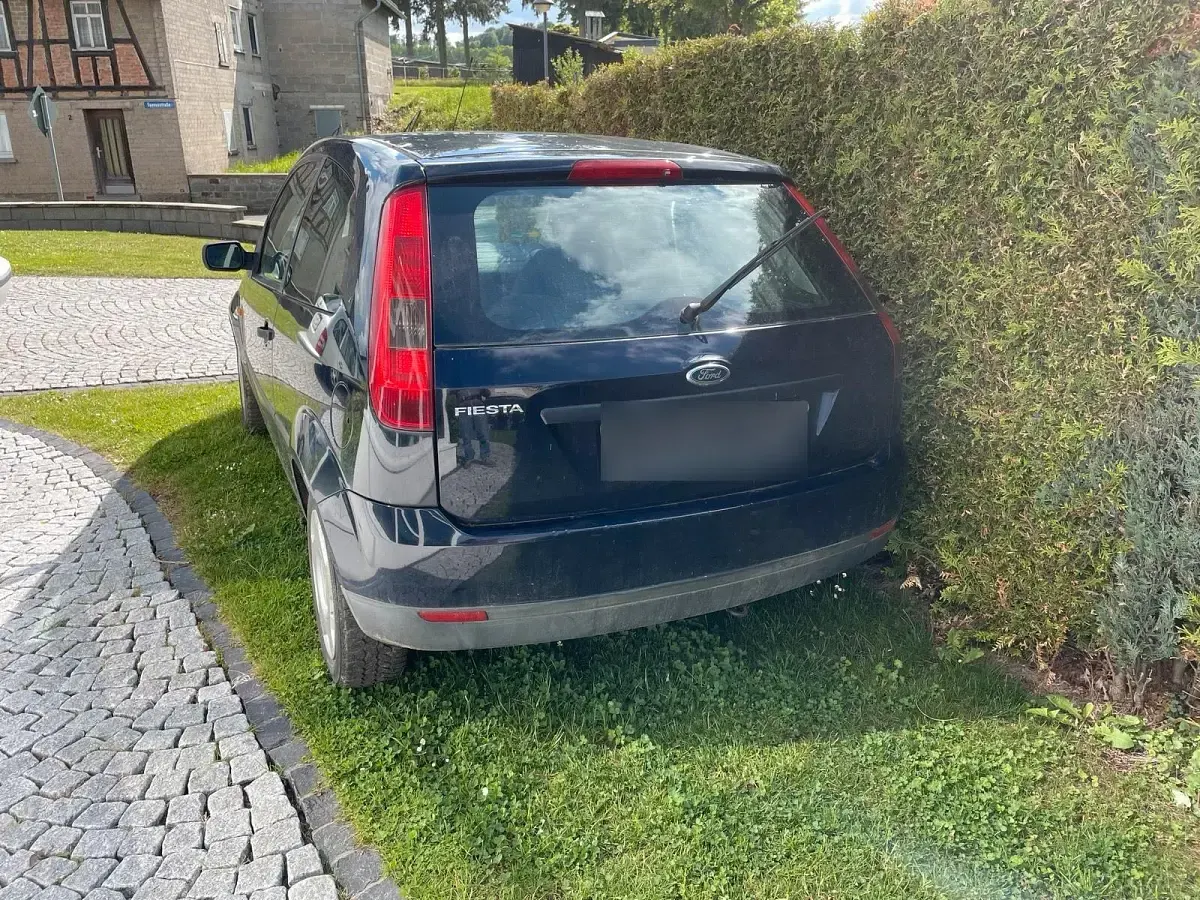 Gebraucht Ford Fiesta 80 PS (58 kW) 2004 Blau Kleinwagen