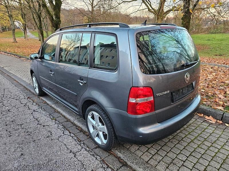 Gebraucht VW Touran Basis 105 PS (77 kW) 2005 Grau Van / Kleinbus