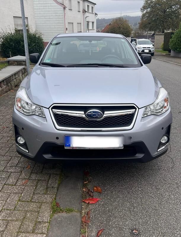 Grau Gebraucht 2017 Subaru XV Active SUV | 13.800 € - Bild 1/4