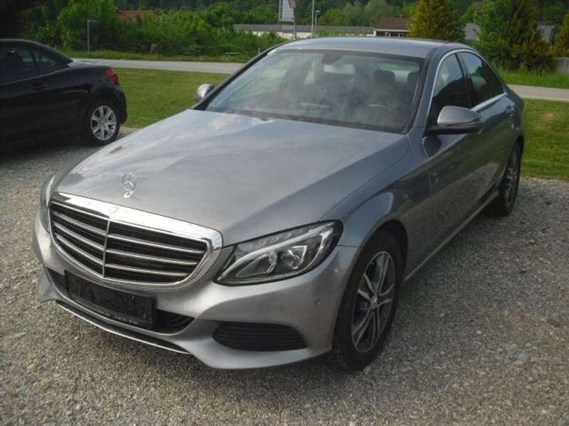 Iridiumsilber Gebraucht 2015 Mercedes C180 Limousine | 15.000 € (Fairer Preis) - Bild 1/4