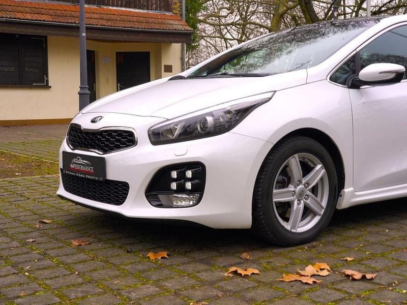 Gebraucht Kia Ceed GT-Line 136 PS (100 kW) 2015 Weiß Kleinwagen
