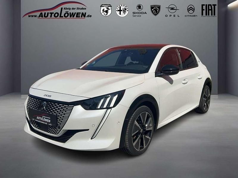 Perlmutt weiss Gebraucht 2021 Peugeot e-208 GT Kleinwagen | 12.500 € (Superpreis) - Bild 1/4
