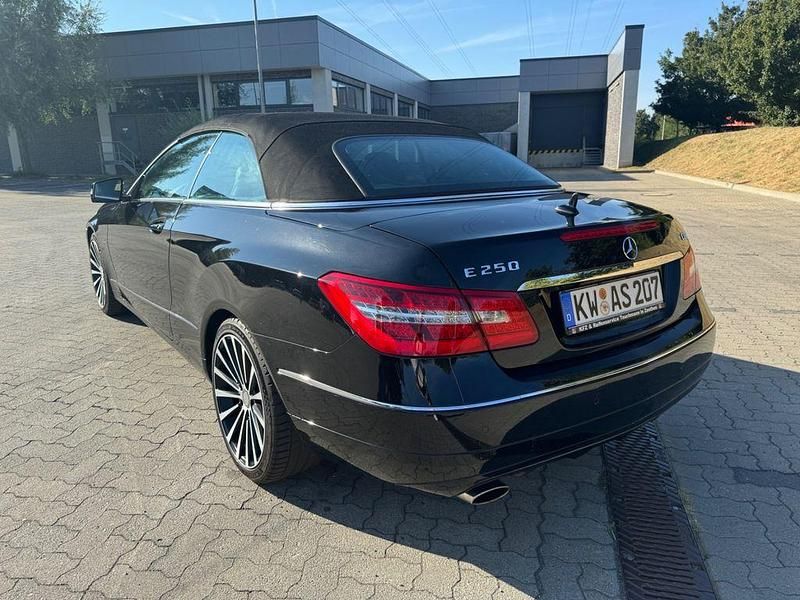 Gebraucht Mercedes E250 Elegance 204 PS (150 kW) 2012 Schwarz Cabrio