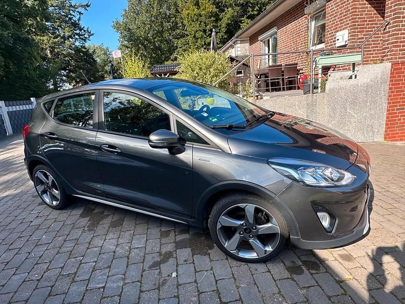 Grau Gebraucht 2018 Ford Fiesta Active Kleinwagen | 9.300 € (Guter Preis) - Bild 1/4