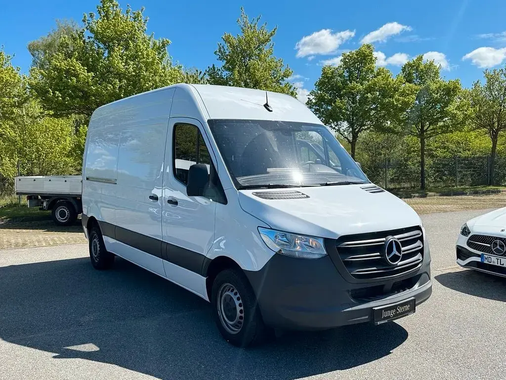 Używany Mercedes Sprinter 150 KM (110 kW) 2023 Biały Van