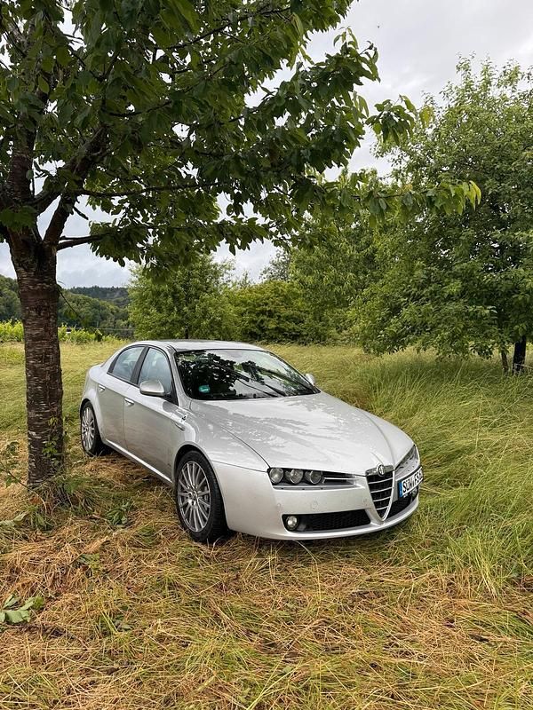 Silber Gebraucht 2008 Alfa Romeo 159 Limousine | 3.099 € (Fairer Preis) - Bild 1/4