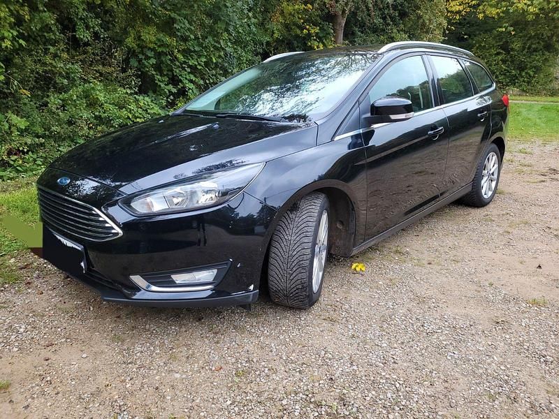 Schwarz Gebraucht 2015 Ford Focus Titanium Kombi | 6.200 € (Fairer Preis) - Bild 1/4