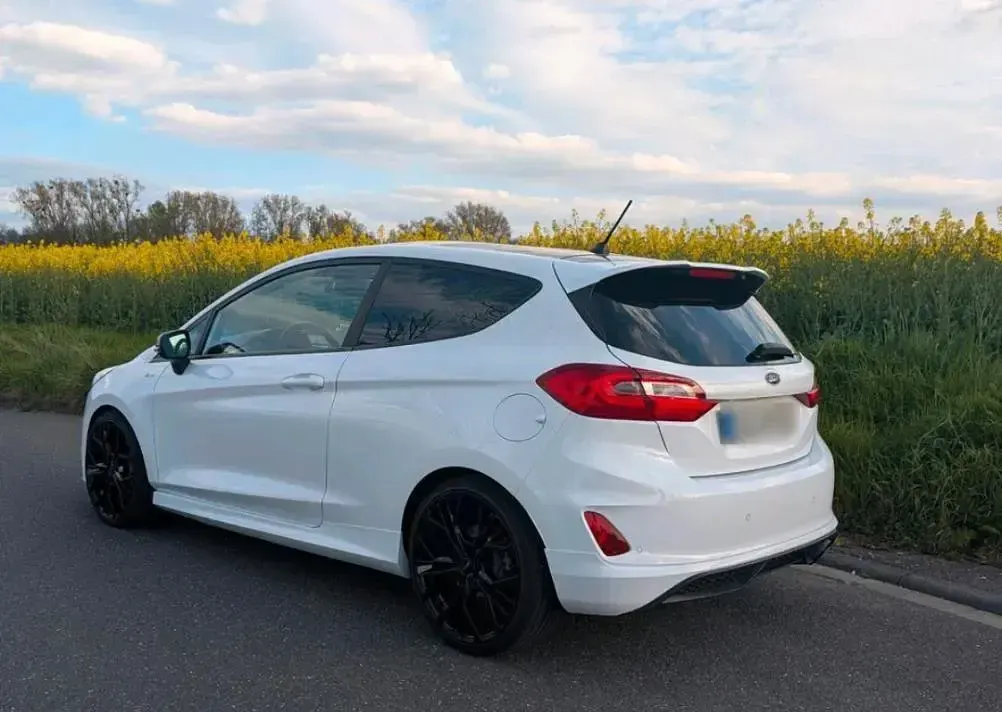 Gebraucht Ford Fiesta ST-Line 140 PS (102 kW) 2018 Weiß Kleinwagen