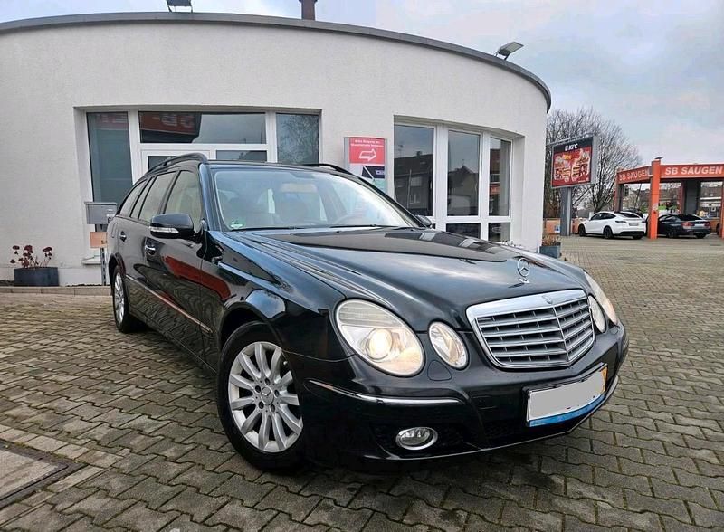 Schwarz Gebraucht 2009 Mercedes E320 Kombi | 6.150 € (Fairer Preis) - Bild 1/4