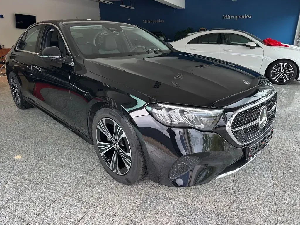 Second-hand Mercedes E220 Advanced 197 CP (144 kW) 2025 Negru Berlinǎ