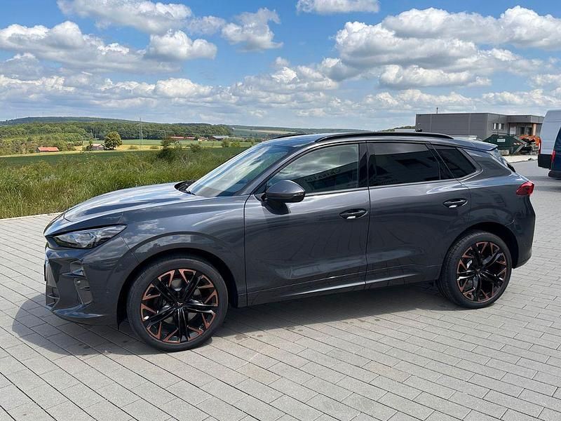 Grau Gebraucht 2025 Cupra Terramar VZ SUV | 45.500 € (Guter Preis) - Bild 1/4