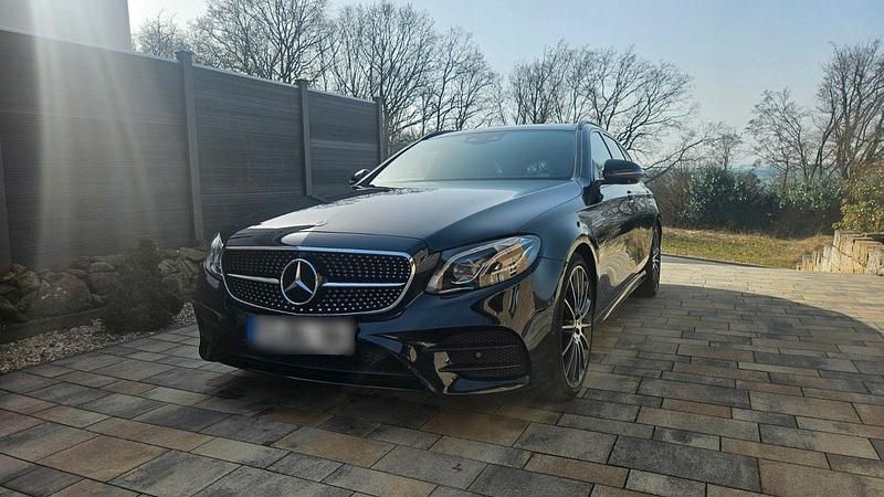 Gebraucht Mercedes E220 AMG line 194 PS (142 kW) 2016 Grün Kombi