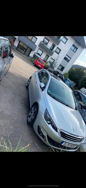 Silber Gebraucht 2014 Peugeot 308 Limousine | 6.950 € (Teuer) - Bild 1/4