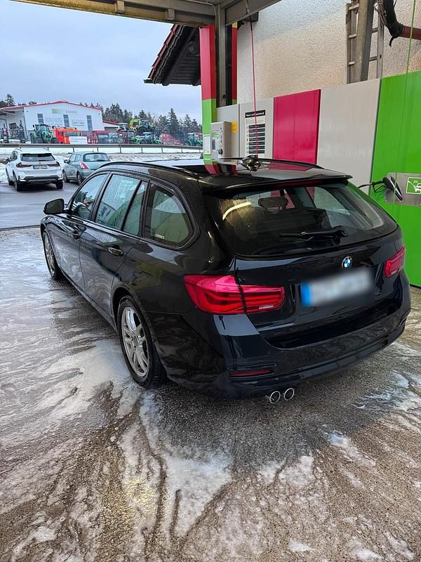 Gebraucht BMW 320 Advantage 190 PS (139 kW) 2019 Schwarz Kombi