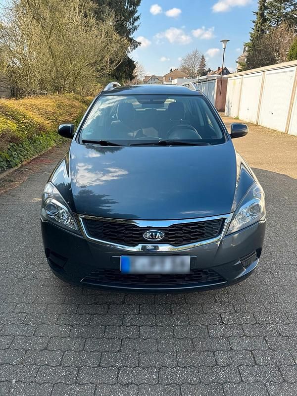 Gebraucht Kia Ceed 90 PS (66 kW) 2010 Grau Kleinwagen