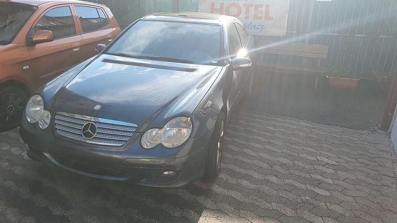 Gebraucht Mercedes C180 143 PS (105 kW) 2006 Grau Coupé