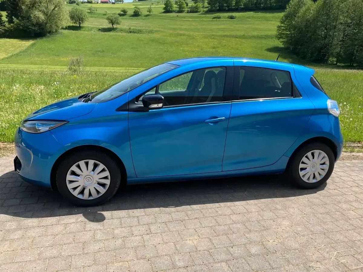 Gebraucht Renault Zoe Intens 64 kW (88 PS) 2016 Blau Kleinwagen