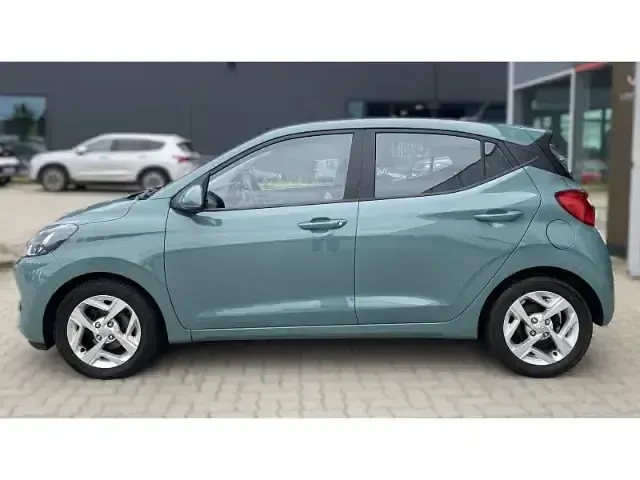 Gebraucht Hyundai i10 Trend 67 PS (49 kW) 2022 Grün Kleinwagen