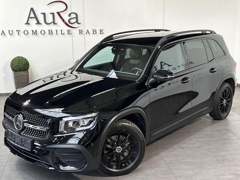Nachtschwarz Gebraucht 2022 Mercedes GLB200 AMG line SUV | 33.749 € (Fairer Preis) - Bild 1/4