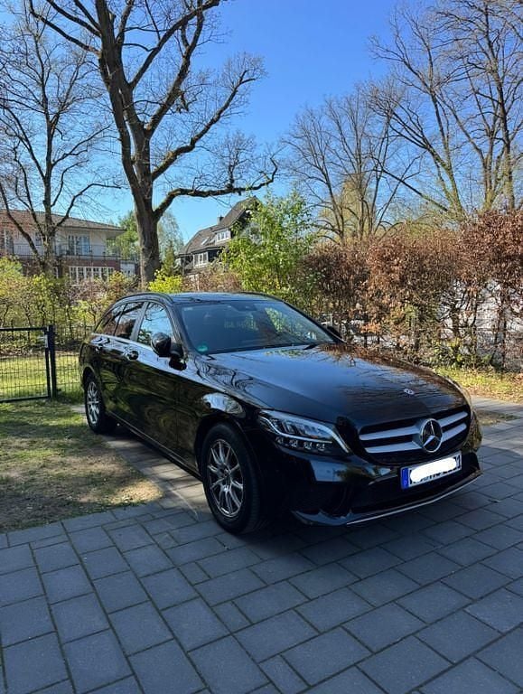 Gebraucht Mercedes C200 150 PS (110 kW) 2018 Schwarz Limousine