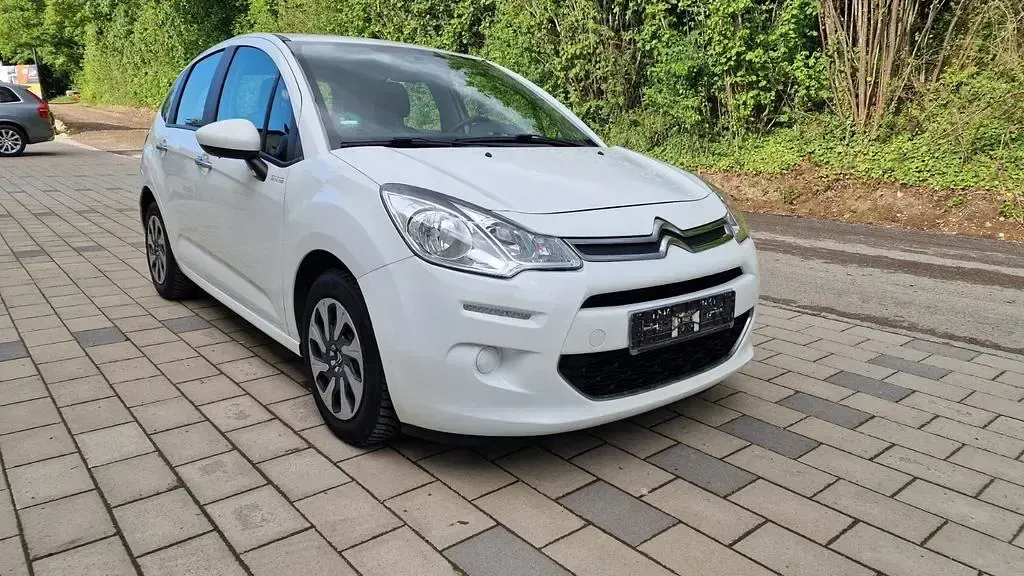 Używany Citroën C3 PureTech 82 KM (60 kW) 2014 Biały Sedan/Limuzyna