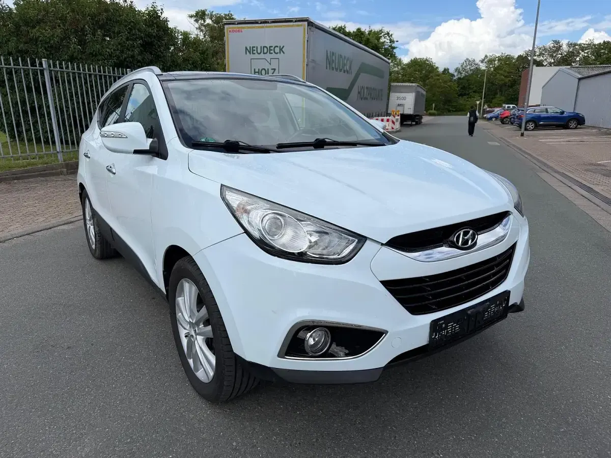 Gebraucht Hyundai ix35 163 PS (119 kW) 2010 Weiß SUV
