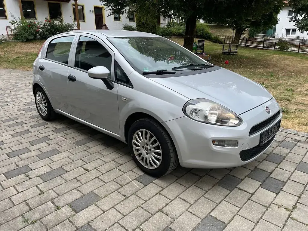 Gebraucht Fiat Punto More 69 PS (50 kW) 2017 Silber Kleinwagen