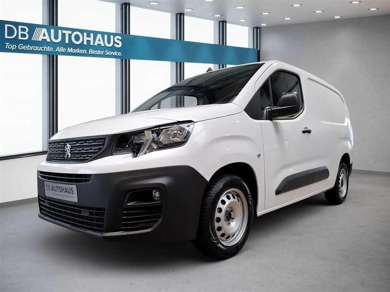 Używany Peugeot Partner Premium 102 KM (75 kW) 2022 Minivan