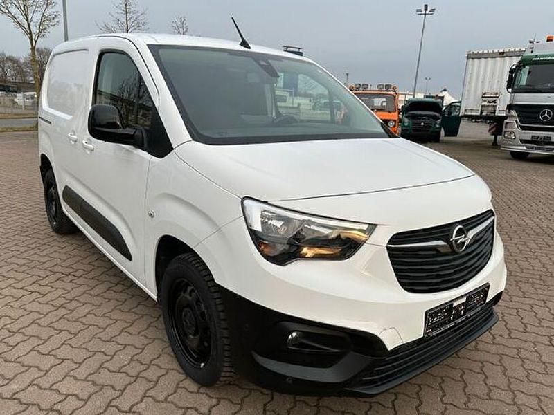 Gebraucht Opel Combo Edition 131 PS (96 kW) 2021 Weiß Van / Kleinbus