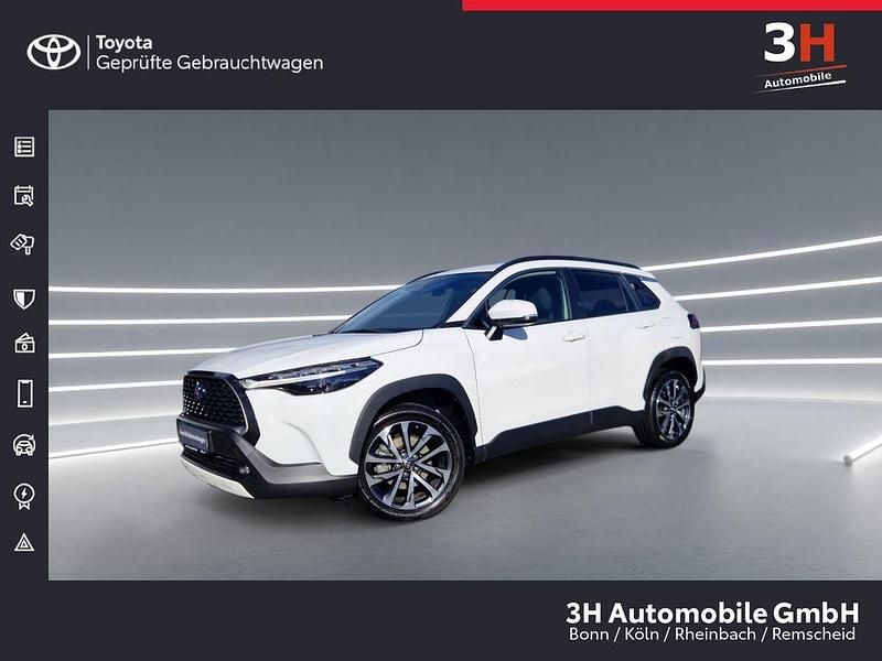 Weiß Gebraucht 2023 Toyota Corolla Cross Team SUV | 32.990 € - Bild 1/4