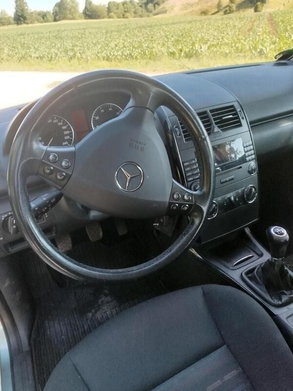 Blau Gebraucht 2004 Mercedes A150 Van / Kleinbus | 1.390 € (Guter Preis) - Bild 1/4
