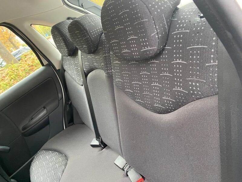 Weiß Gebraucht 2007 Citroën C3 Advance Kleinwagen | 1.900 € (Guter Preis) - Bild 1/4