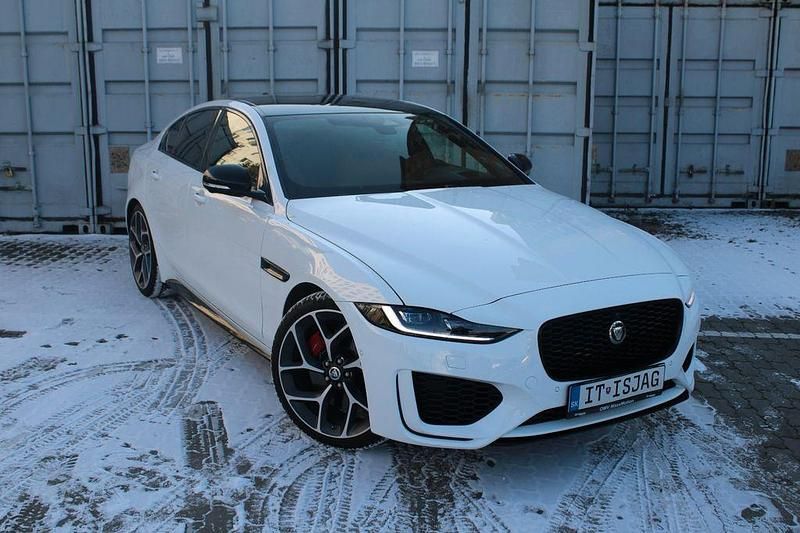 Gebraucht Jaguar XE R-Dynamic 300 PS (220 kW) 2024 Weiß Limousine