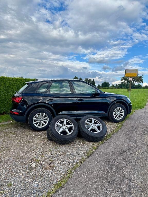 Schwarz Gebraucht 2019 Audi Q5 SUV | 27.000 € (Fairer Preis) - Bild 1/4