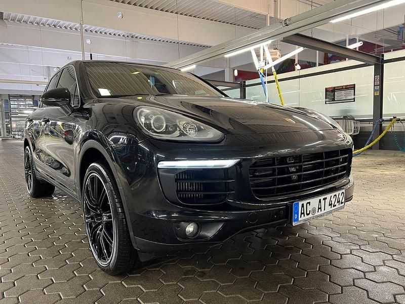 Schwarz Gebraucht 2015 Porsche Cayenne SUV | 21.500 € (Fairer Preis) - Bild 1/4