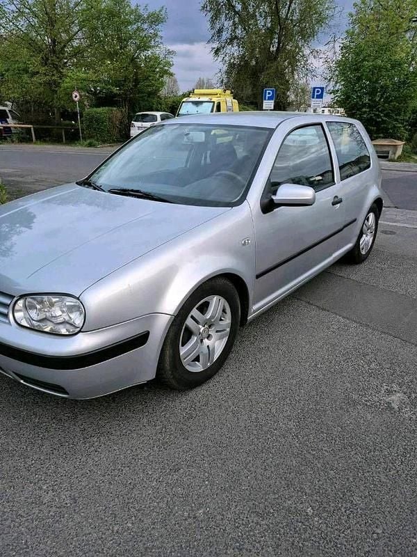 Usata VW Golf IV 2001 Argento Berlina