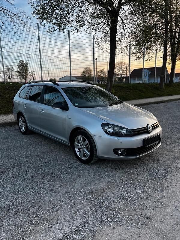 Gebraucht VW Golf VII Match 105 PS (77 kW) 2013 Silber Kombi
