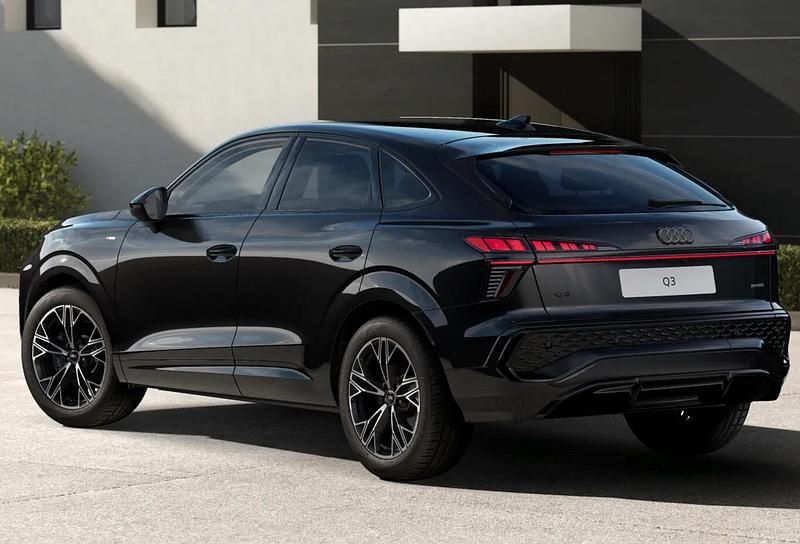 Neu Audi Q3 Sportback S-Line 204 PS (150 kW) 2025 Mythosschwarz metallic SUV