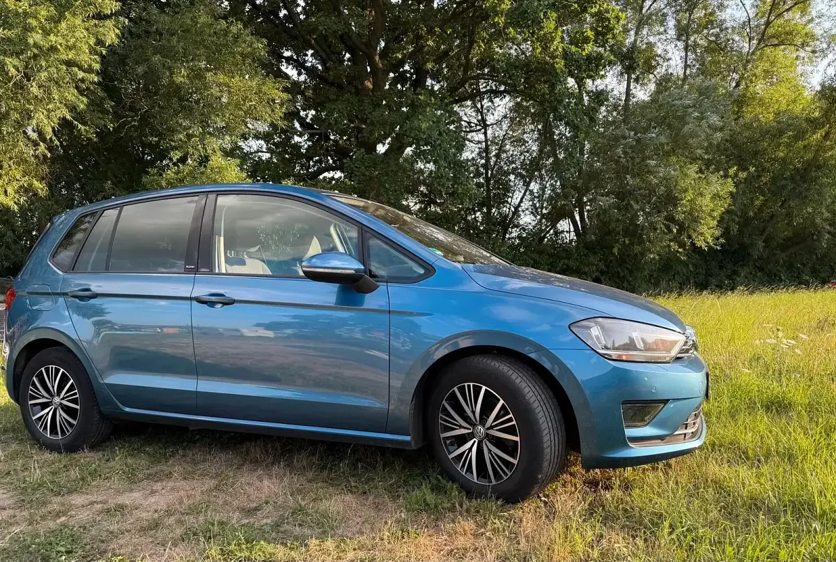 Gebraucht VW Golf VII Allstar 110 PS (80 kW) 2016 Blau Limousine