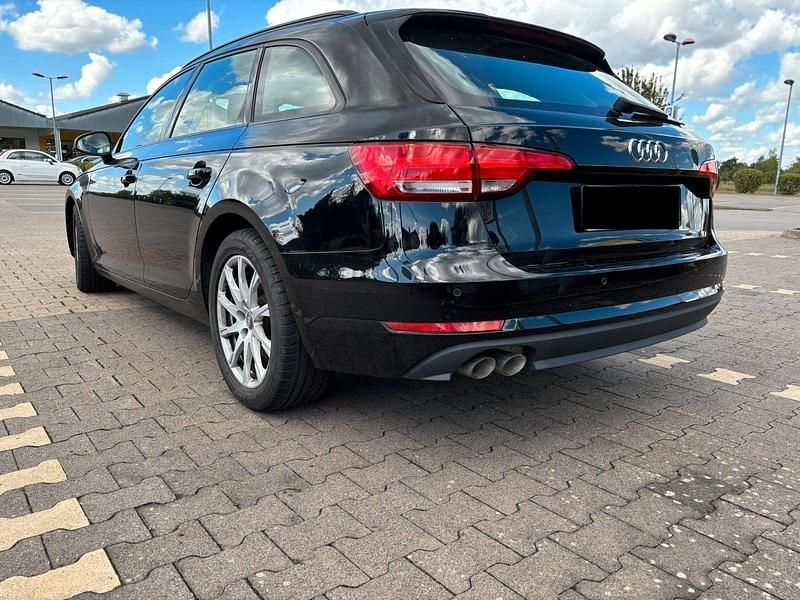 Gebraucht Audi A4 Design 190 PS (139 kW) 2017 Schwarz Kombi