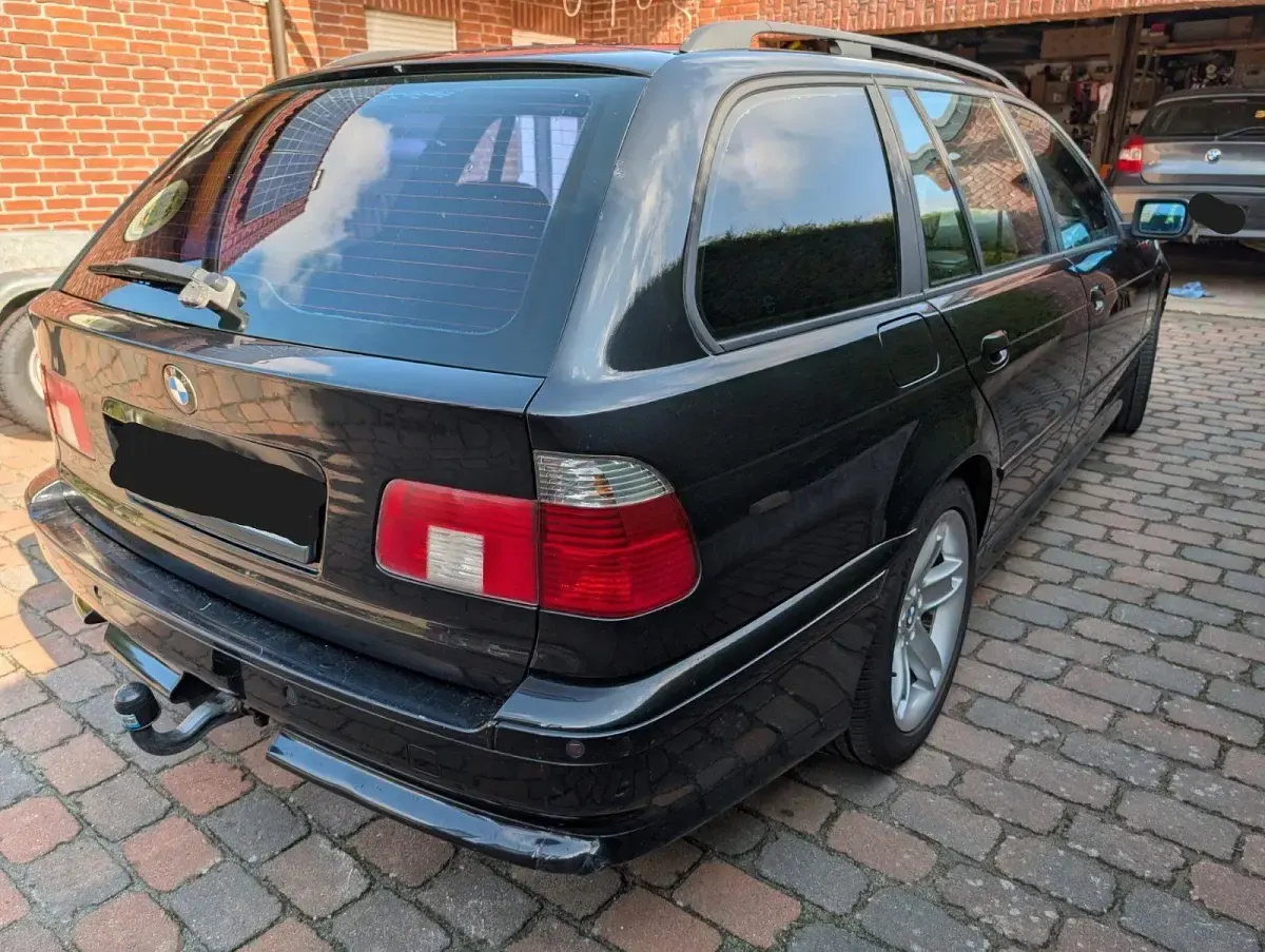 Gebraucht BMW 530 192 PS (141 kW) 2001 Schwarz Kombi