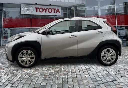 Gebraucht Toyota Aygo X Play 72 PS (52 kW) 2023 Silber SUV