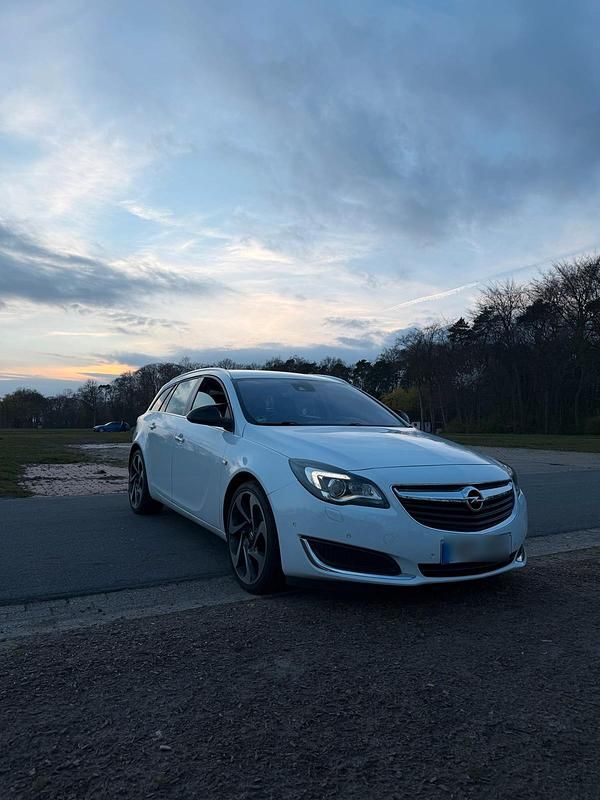 Gebraucht Opel Insignia 170 PS (125 kW) 2016 Weiß Kombi