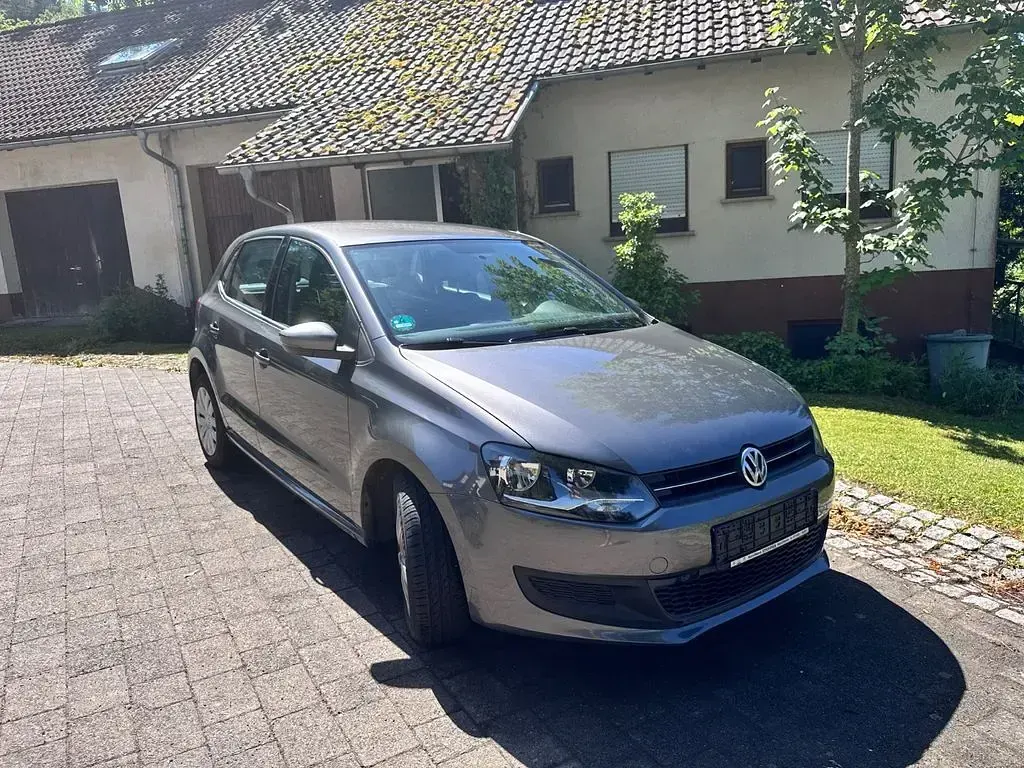 Gebraucht VW Polo Comfortline 86 PS (63 kW) 2010 Grau Kleinwagen
