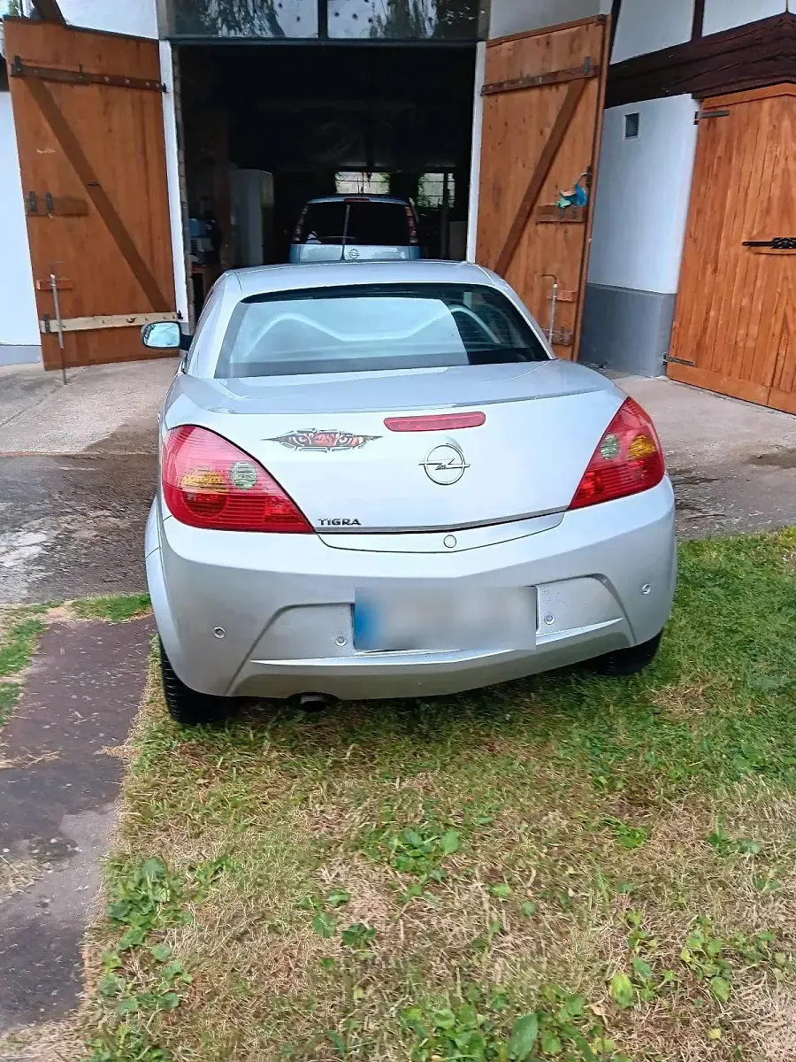 Gebraucht Opel Tigra 90 PS (66 kW) 2008 Silber Cabrio