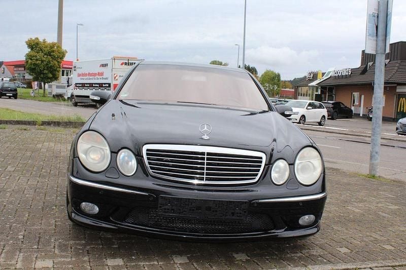 Obsidianschwarz Gebraucht 2003 Mercedes E320 Limousine | 2.900 € (Guter Preis) - Bild 1/4