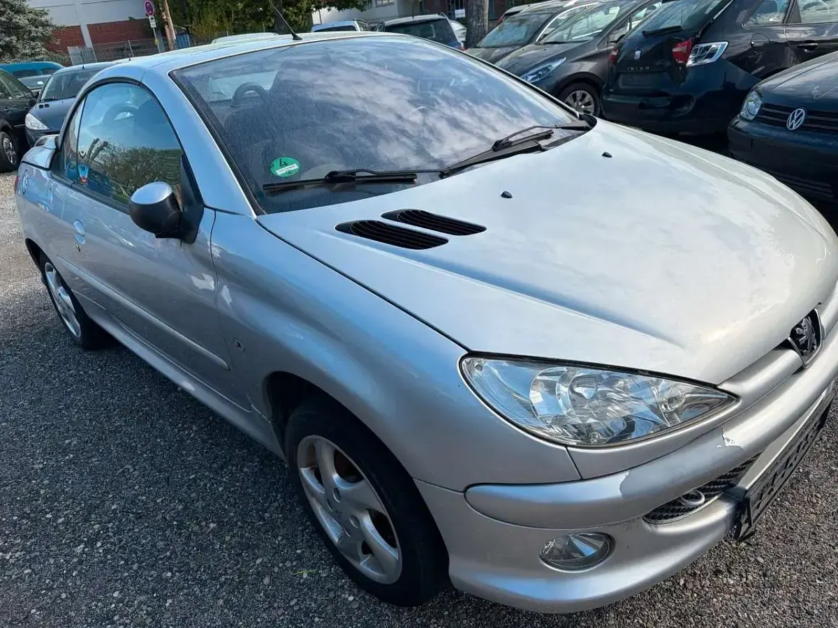 Gebraucht Peugeot 206 CC Platinum 109 PS (80 kW) 2003 Silber Cabrio